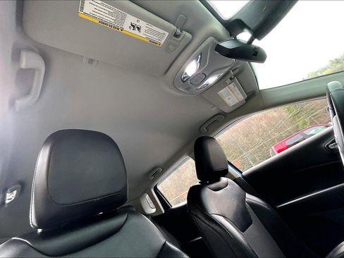 Used 2020 Jeep Compass Latitude image 23