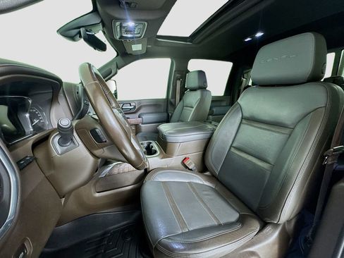 Used 2023 GMC Sierra 3500 Denali w/ Denali Ultimate Package image 9