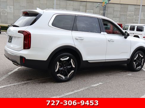 Used 2025 Kia Telluride S FWD image 9