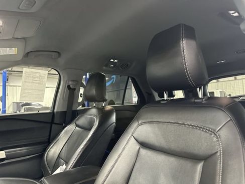 Used 2021 Ford Explorer Limited w/ Equipment Group 301A AWD/4WD image 20