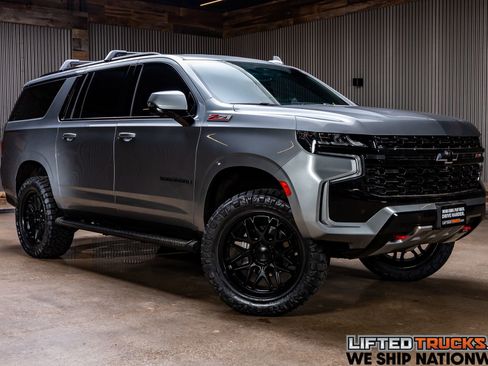 Used 2023 Chevrolet Suburban Z71 w/ Luxury Package image 1