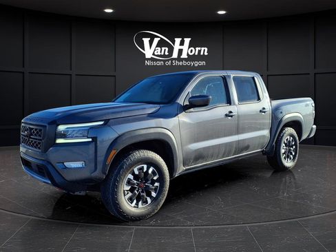 Used 2024 Nissan Frontier PRO-4X image 3