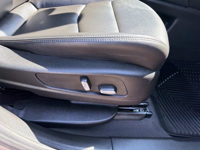 Used 2023 Cadillac XT6 Luxury w/ LPO, Floor Liner Package FWD image 16