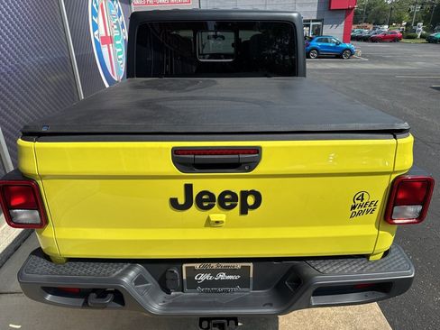Used 2023 Jeep Gladiator Willys image 10