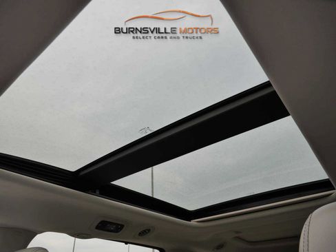 Used 2017 Chrysler Pacifica Limited image 29