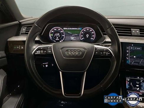 Used 2024 Audi Q8 e-tron Premium Plus image 11