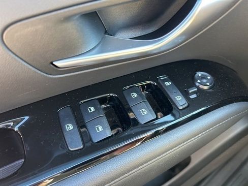 Used 2023 Hyundai Tucson Limited image 16