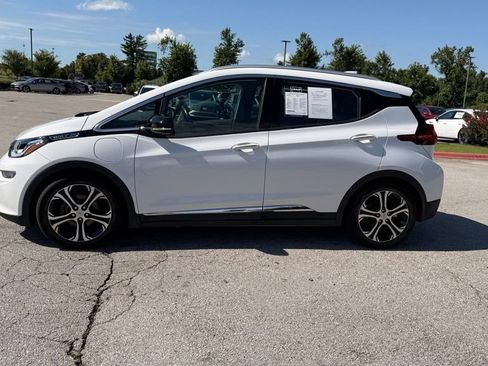Used 2020 Chevrolet Bolt Premier w/ Infotainment Package FWD image 4