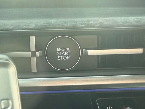 Used 2025 Hyundai Santa Fe Limited image 12