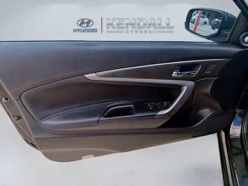 Used 2016 Honda Accord Touring image 16