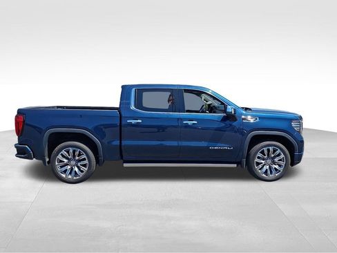 Used 2022 GMC Sierra 1500 Denali w/ Denali Reserve Package AWD/4WD image 7