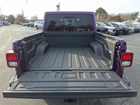 New 2026 Jeep Gladiator Sport image 21