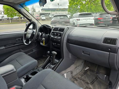Used 2004 Nissan Frontier S/C AWD/4WD image 10