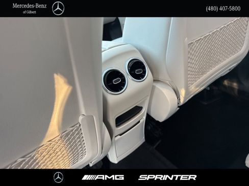 Used 2023 Mercedes-Benz GLB 250 image 20