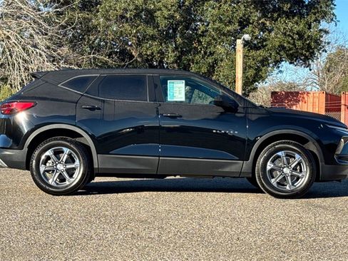 Certified 2023 Chevrolet Blazer LT image 3
