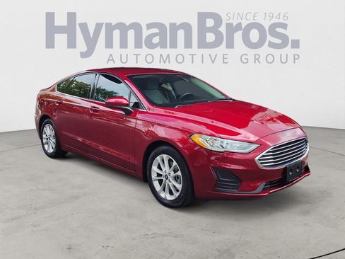Used 2019 Ford Fusion SE FWD image 1