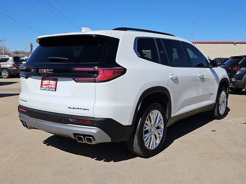 Used 2024 GMC Acadia Elevation image 3