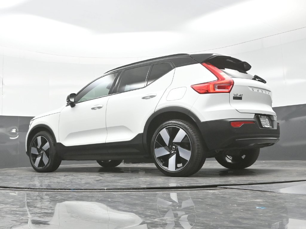 Used 2023 Volvo XC40 Recharge Ultimate AWD/4WD image 32