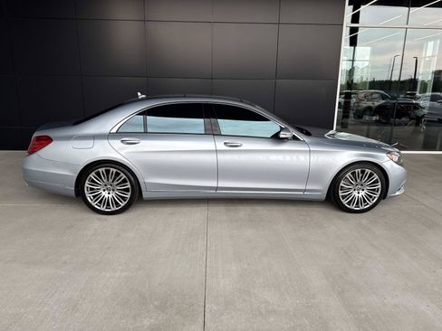 Used 2017 Mercedes-Benz S 550 4MATIC Sedan image 2