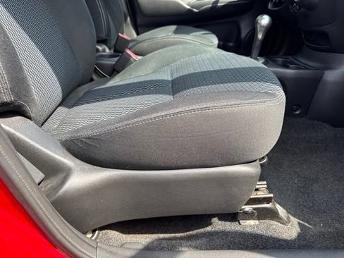 Used 2014 Nissan Versa Note SV w/ Sport Value Package FWD image 29