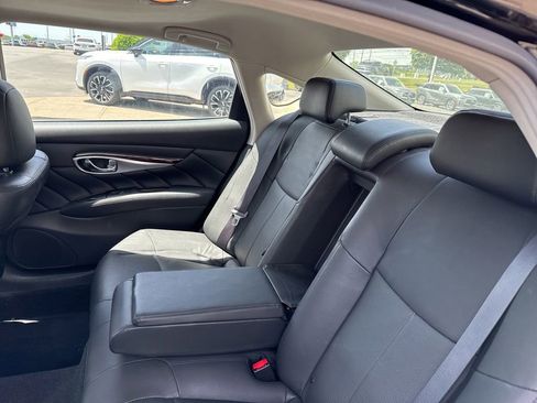 Used 2018 INFINITI Q70 L 3.7 AWD/4WD image 31