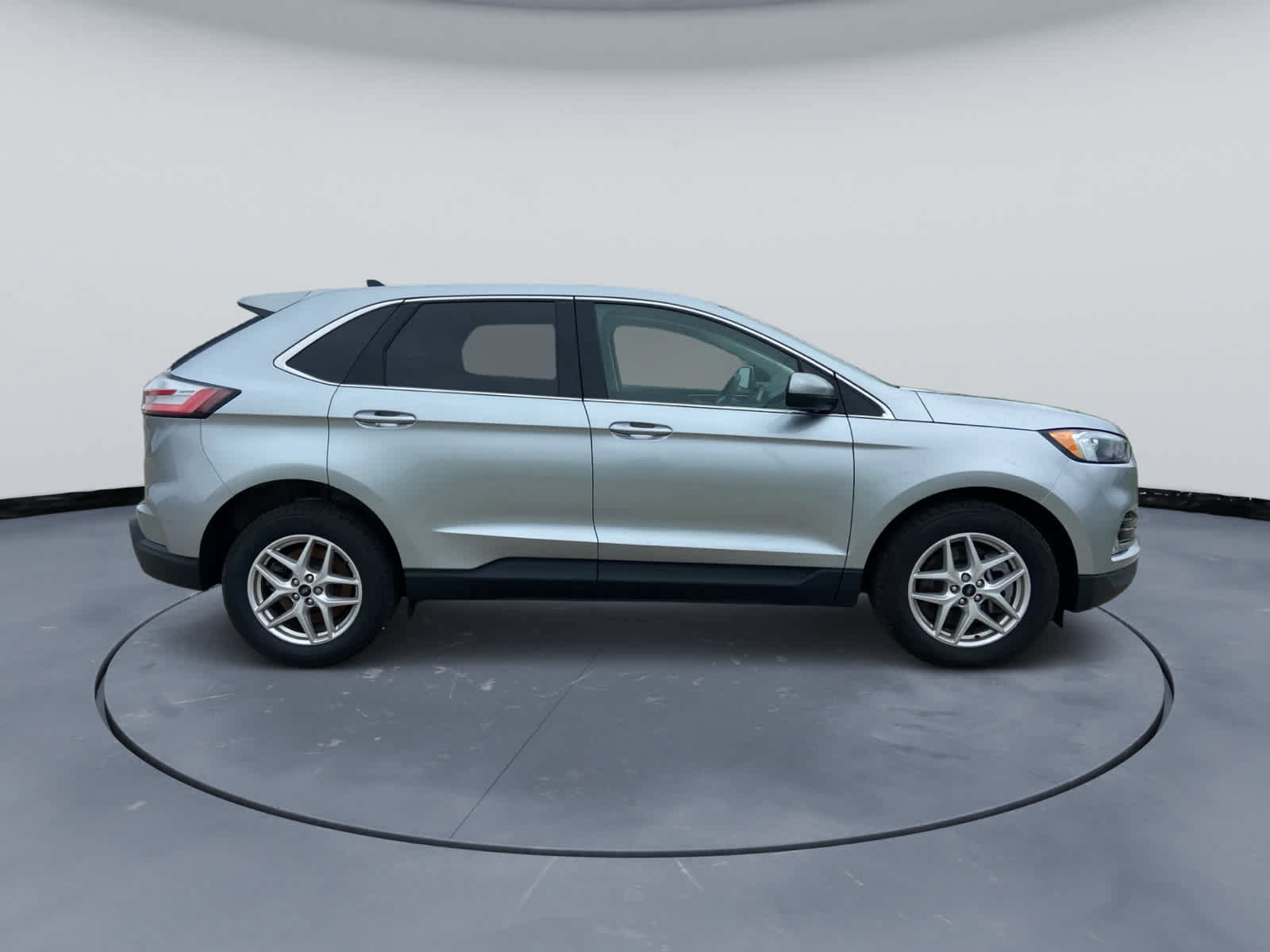 Used 2023 Ford Edge SEL w/ Convenience Package AWD/4WD image 3