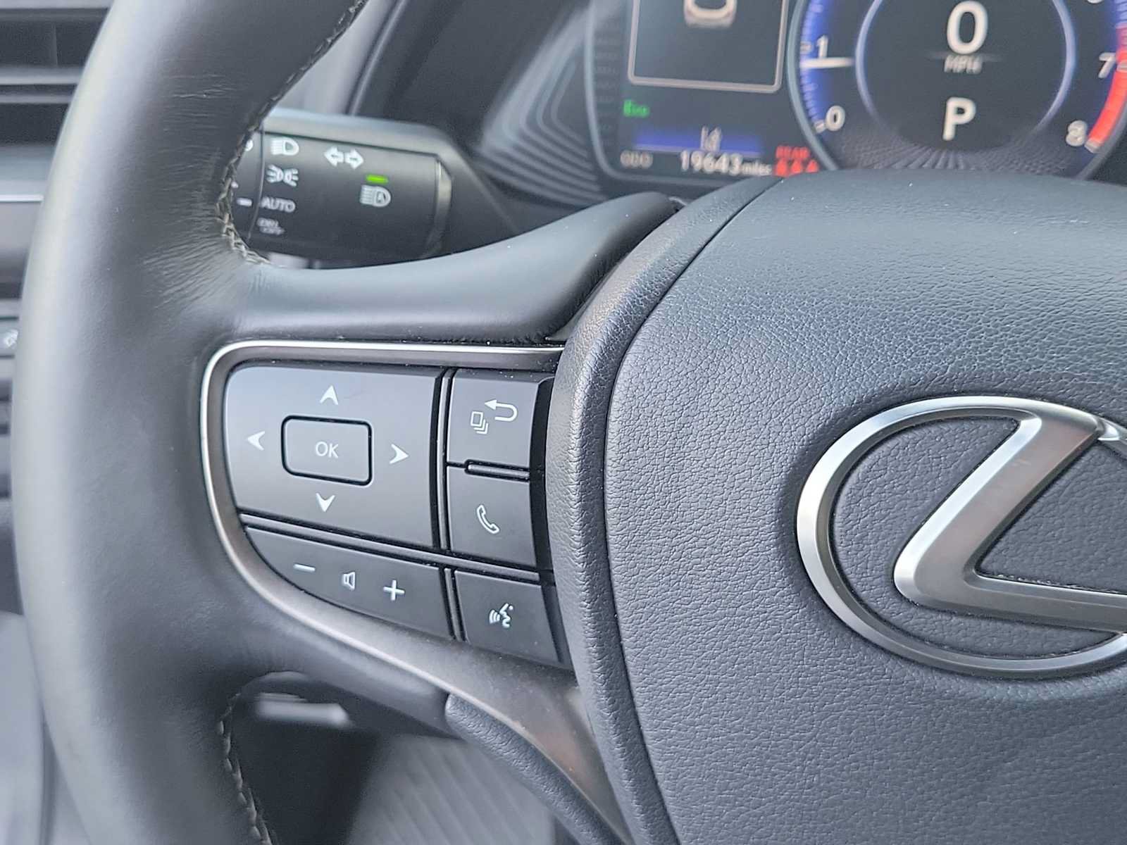 Used 2020 Lexus UX 200 w/ Premium Package FWD image 22