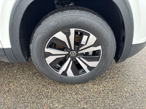 New 2026 Volkswagen Atlas Cross Sport SE image 21