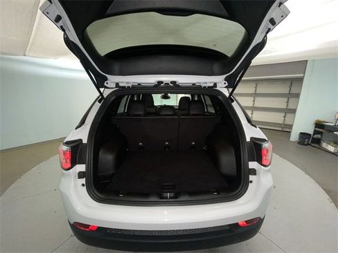 Used 2024 Jeep Compass Latitude w/ Altitude Special Edition image 22