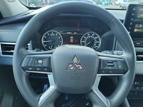 New 2026 Mitsubishi Outlander ES FWD image 22