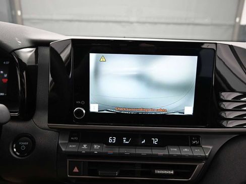 Used 2025 Toyota Camry LE w/ Convenience Package image 17