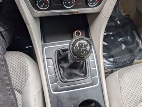 Used 2014 Volkswagen Passat 2.5 S image 23