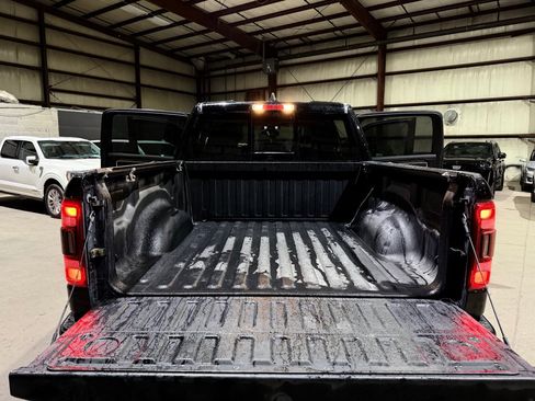 Used 2019 RAM 1500 Laramie AWD/4WD image 19