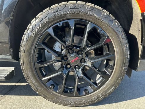 Used 2022 GMC Yukon Denali image 33