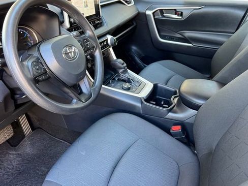 Used 2025 Toyota RAV4 XLE AWD/4WD image 13