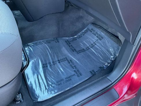 Used 2008 Pontiac Vibe Base 4dr Wagon w/ Preferred Package image 37