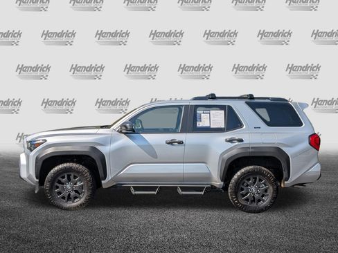 Used 2025 Toyota 4Runner SR5 AWD/4WD image 7