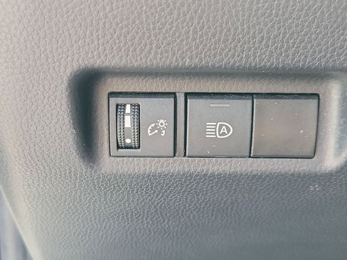 Used 2024 Toyota RAV4 XLE FWD image 30