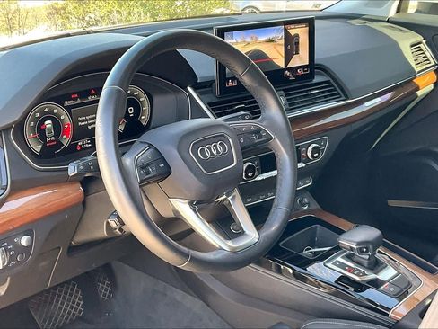 Used 2021 Audi Q5 Prestige w/ Prestige Package image 17