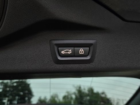 Used 2022 BMW X7 xDrive40i w/ M Sport Package AWD/4WD image 37
