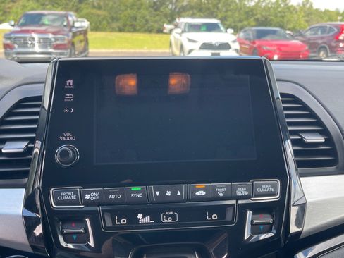 Used 2023 Honda Odyssey Touring image 5