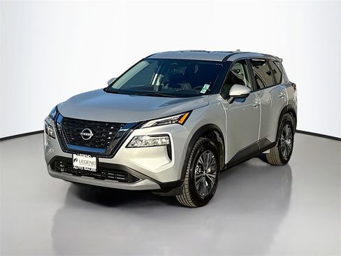 Used 2022 Nissan Rogue SV image 1