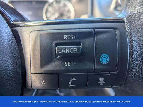 Used 2023 Nissan Rogue SV image 29