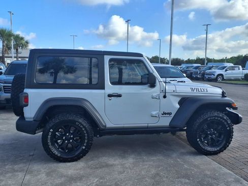 Used 2023 Jeep Wrangler Sport AWD/4WD image 4