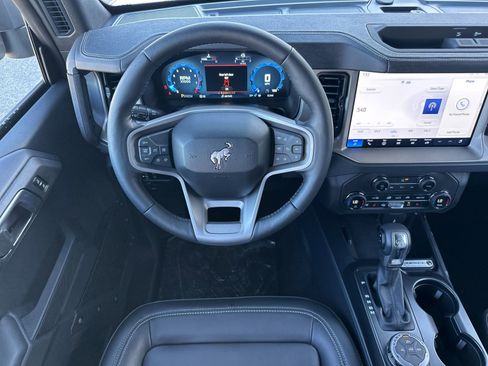 New 2025 Ford Bronco Outer Banks w/ Black Appearance Package image 15