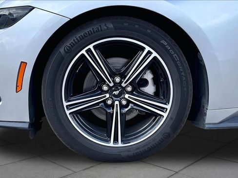 Used 2025 Ford Mustang Premium RWD image 9
