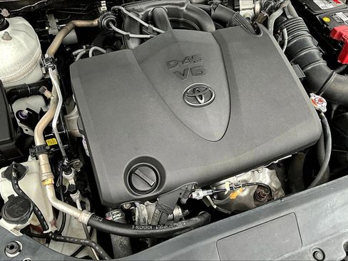 Used 2019 Toyota Avalon Touring FWD image 31