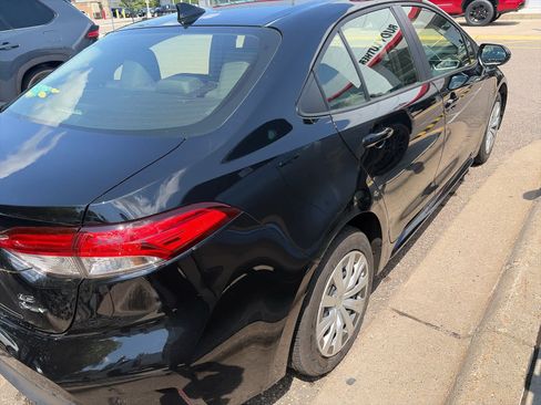Used 2025 Toyota Corolla LE FWD image 7