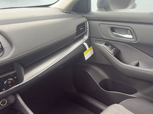 New 2026 Nissan Rogue SV w/ Cold Weather Package AWD/4WD image 19
