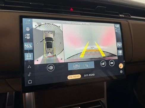 Used 2025 Land Rover Range Rover SE image 21